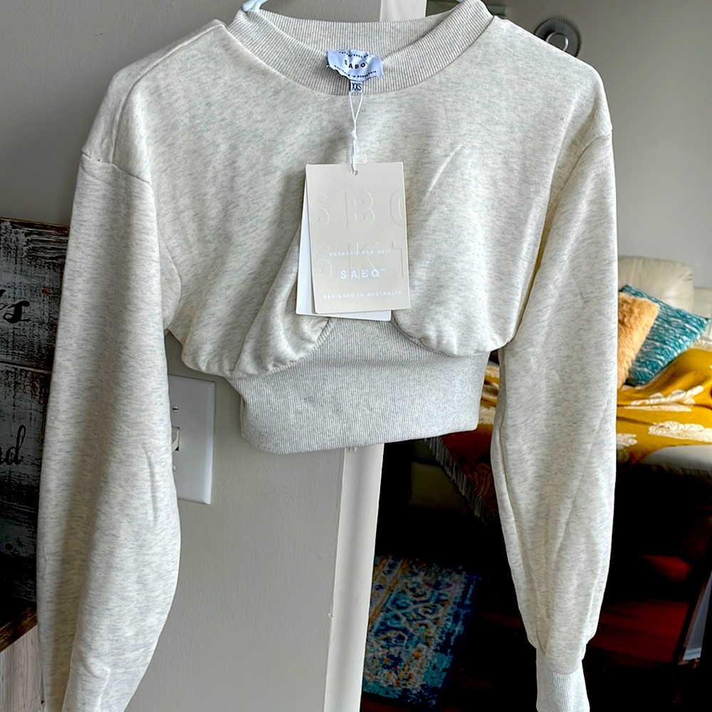 BRAND NEW Sabo cropped sweatshirt with Underwire.